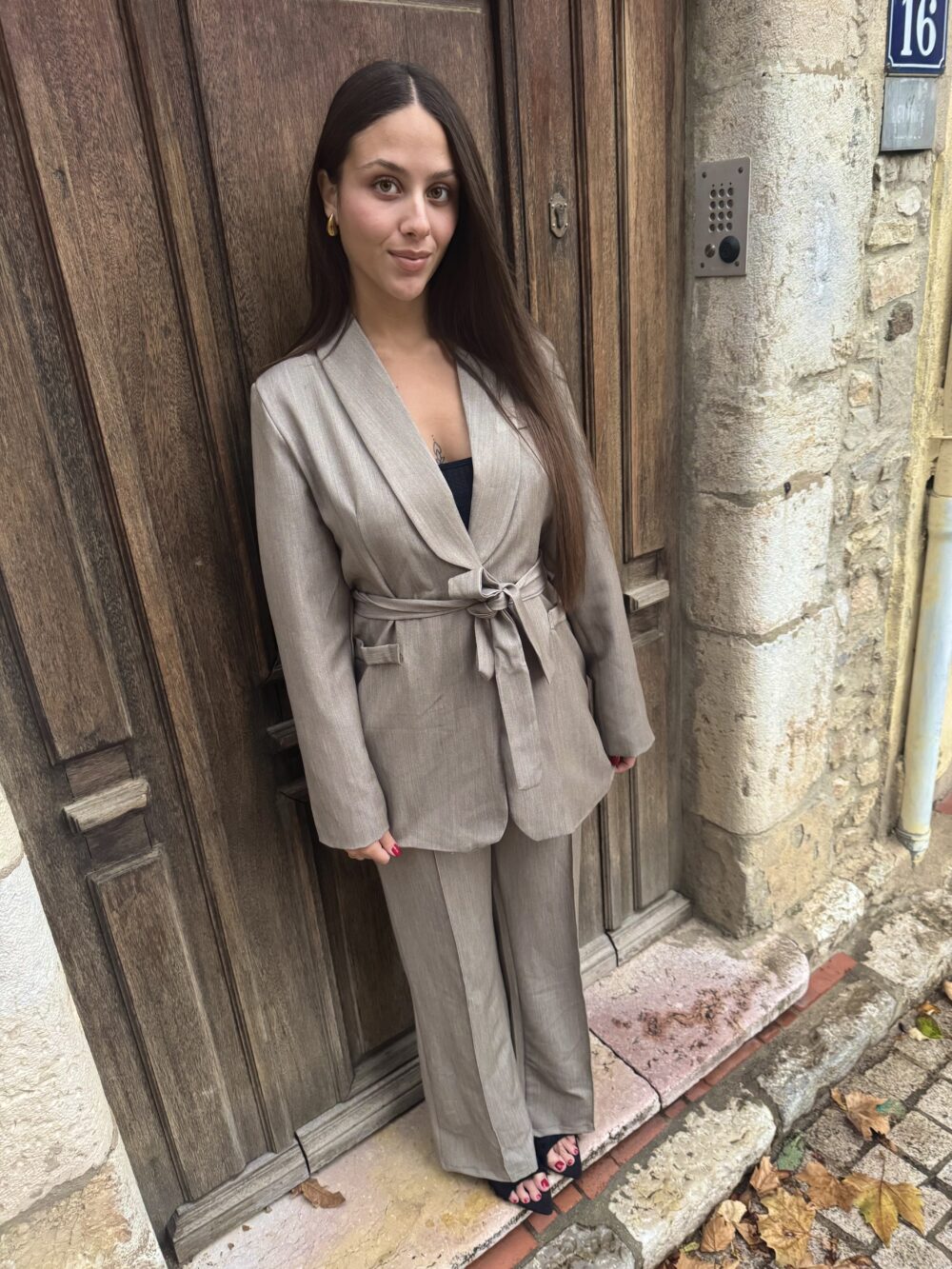 ENSEMBLE TAILLEUR TAUPE KIMONO – Image 5