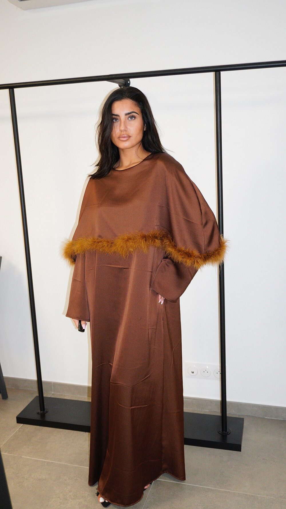 ABAYA MARRON SATINÉE – Image 3
