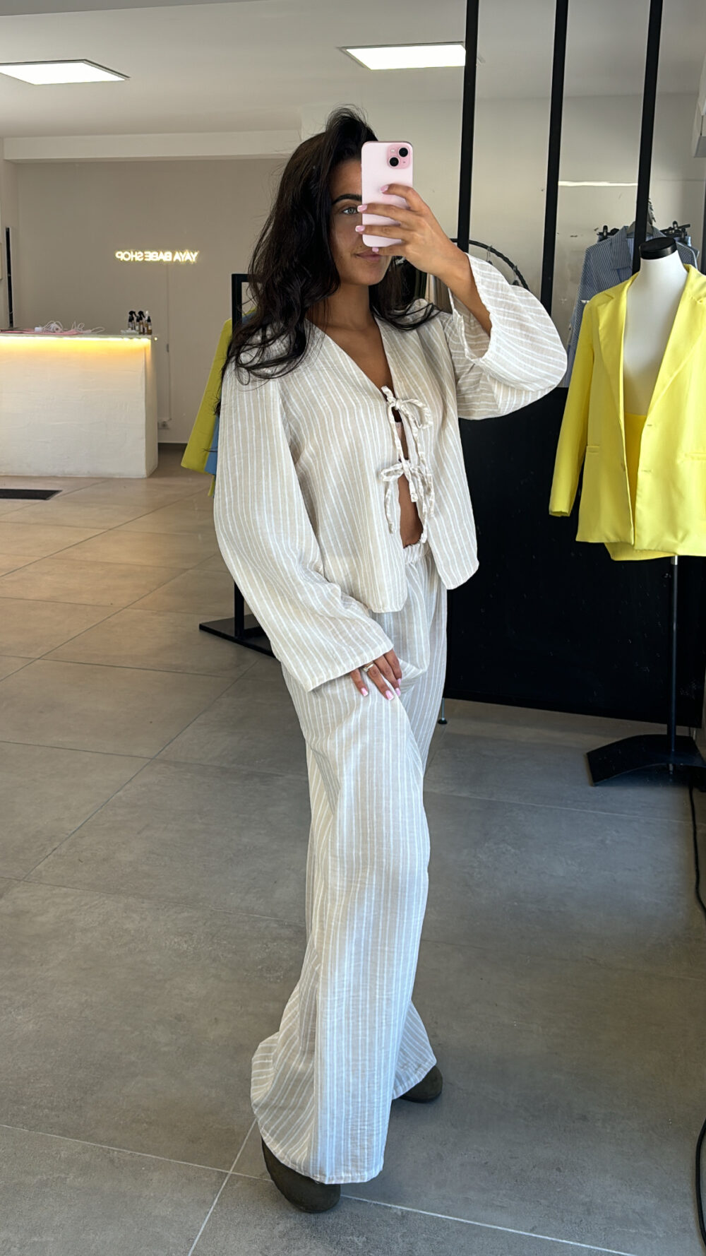 ENSEMBLE LIN BEIGE AVEC NOEUD – Image 2