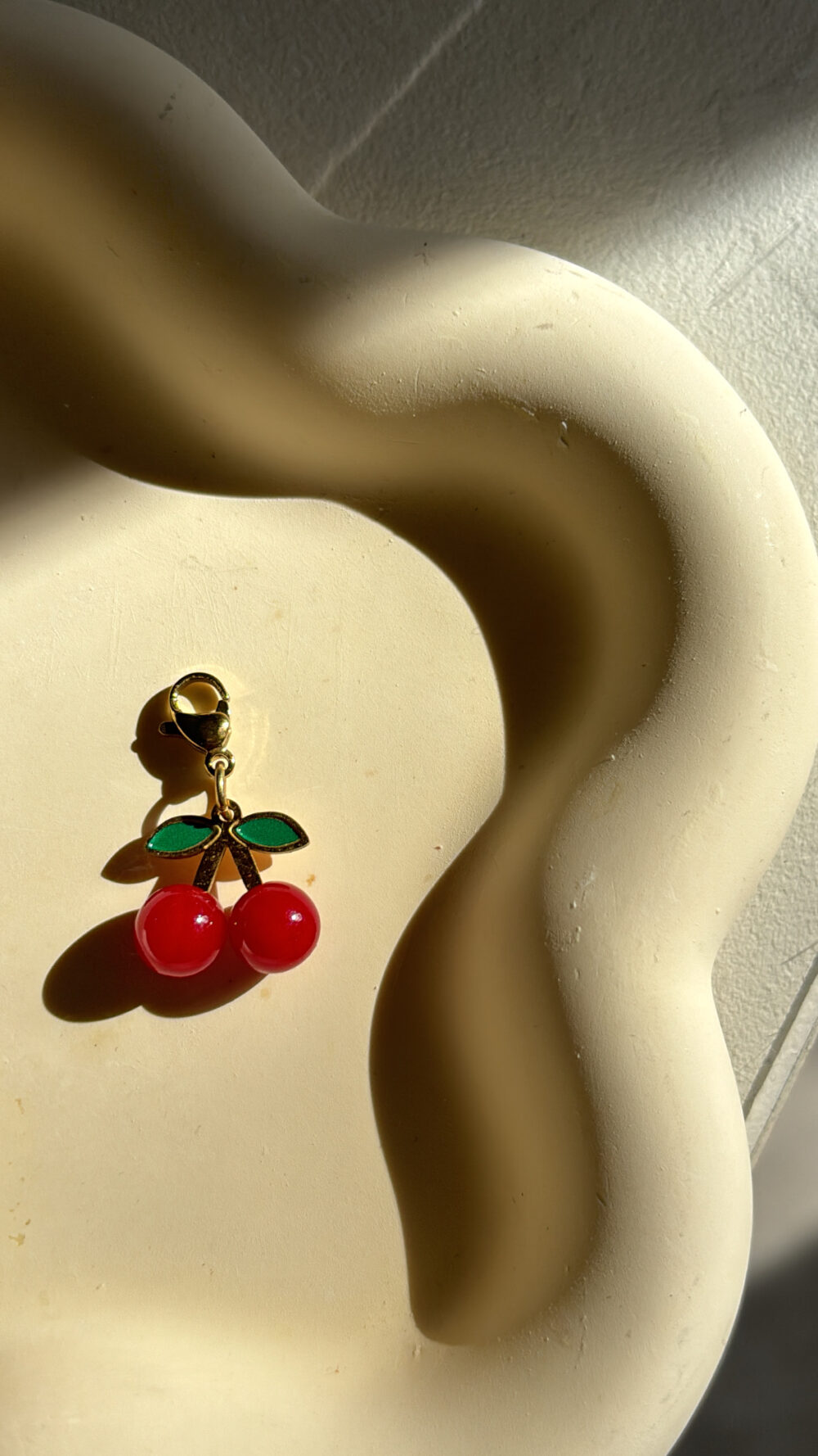 CHARMS CERISE 3D