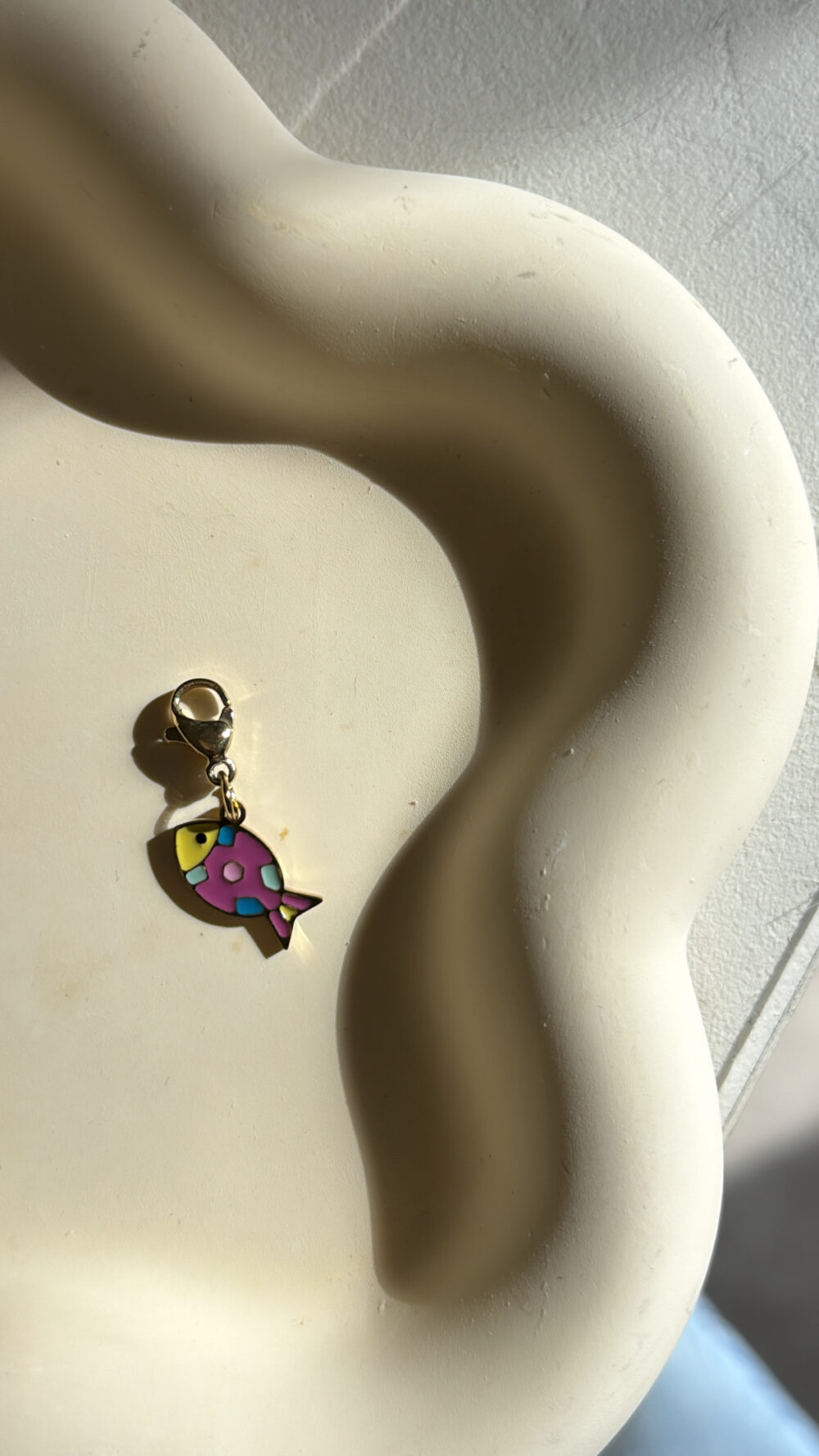 CHARMS POISSON MULTICOLORE
