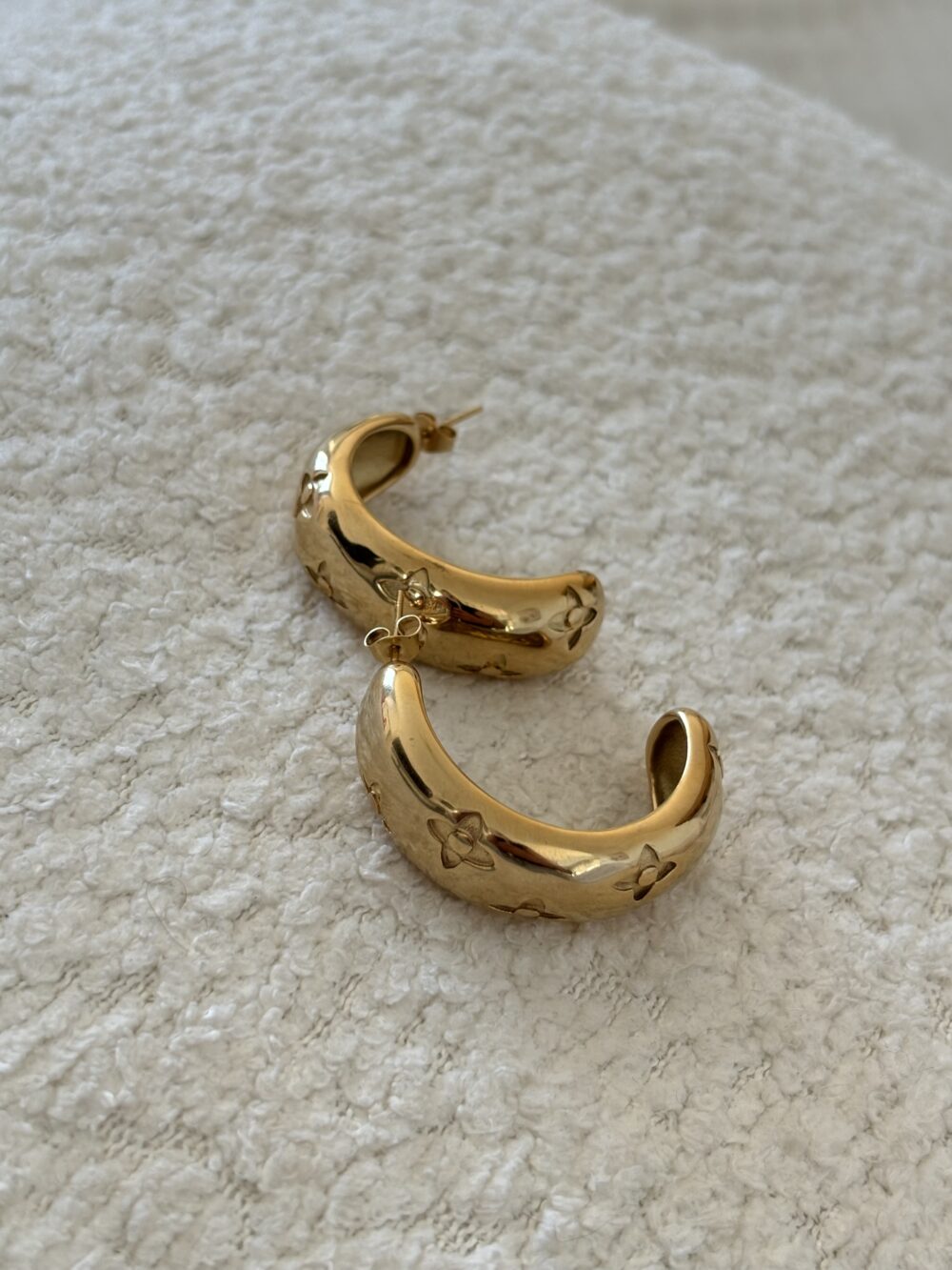 BOUCLES D’OREILLES CRÉOLES DORÉE – Image 3