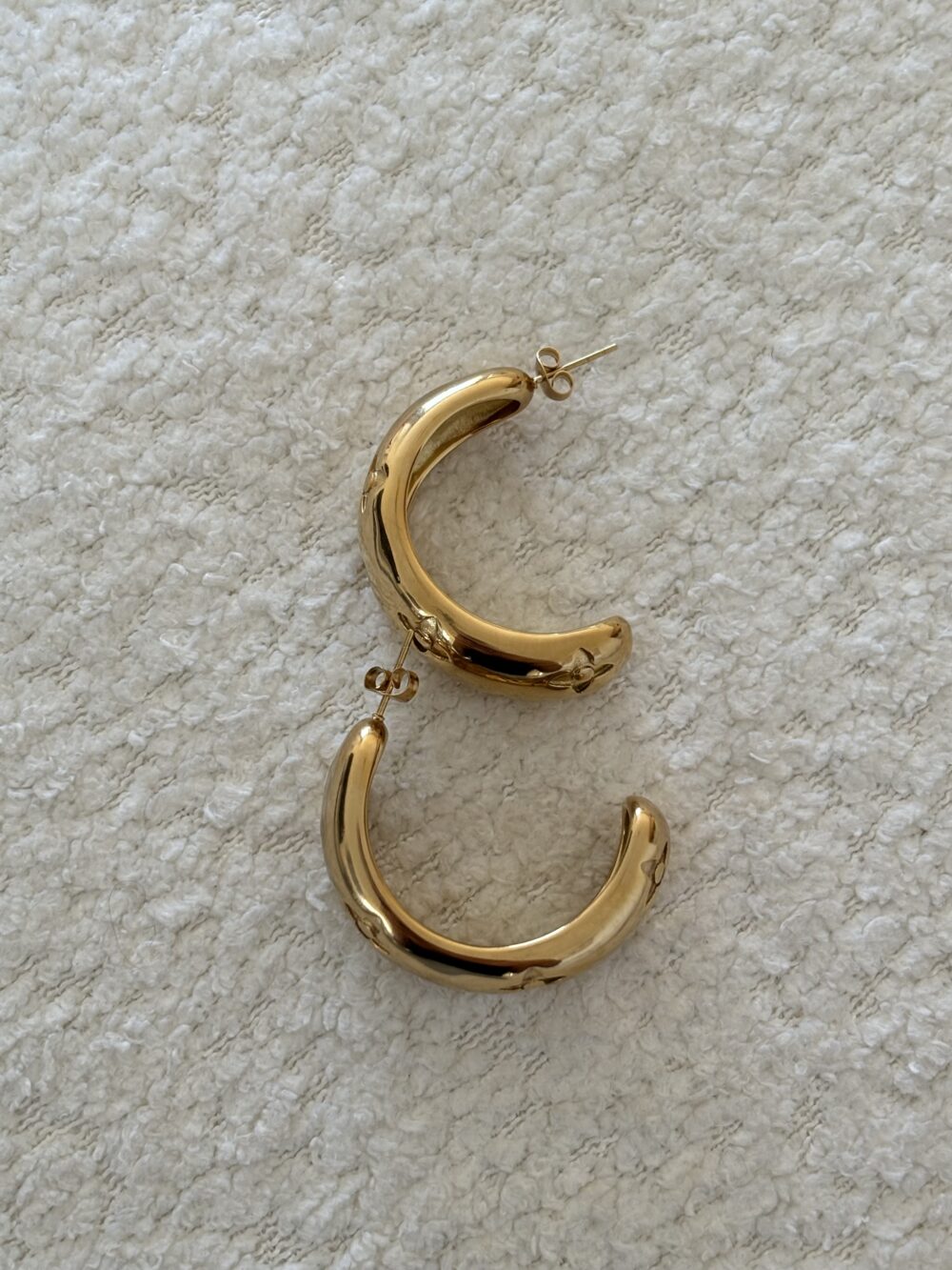 BOUCLES D’OREILLES CRÉOLES DORÉE – Image 4