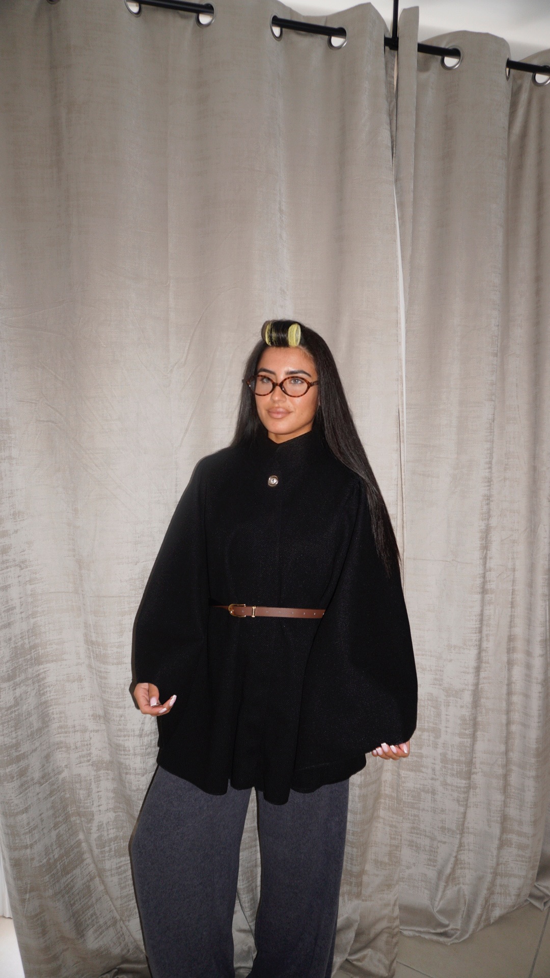 VESTE CAPE NOIRE CEINTURÉ – Image 5