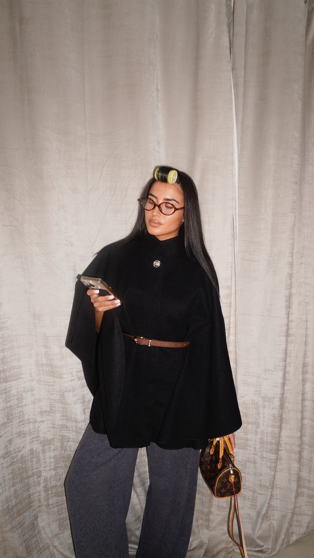 VESTE CAPE NOIRE CEINTURÉ